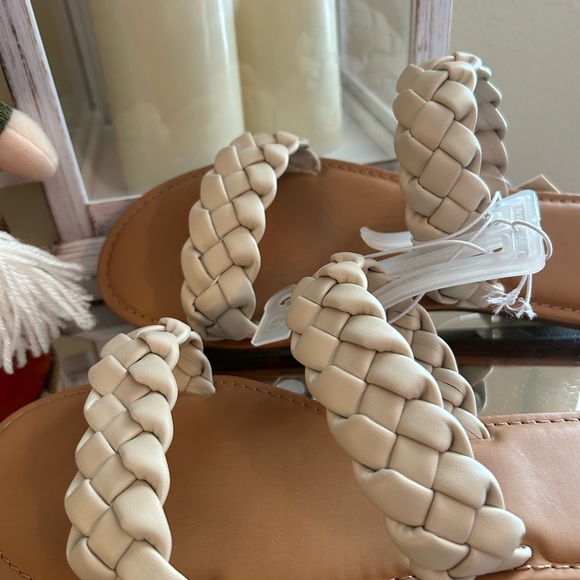 Women woven sandals - Picture 2 of 4